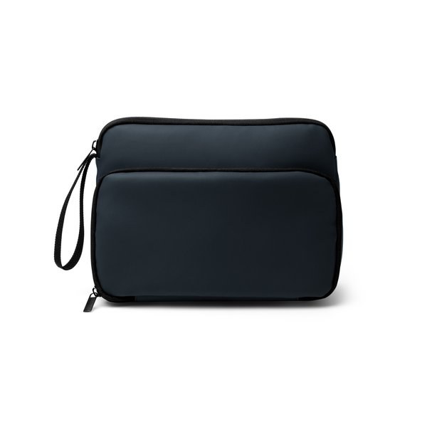 Stamina NE1882 - RONDA Neceser elaborado en suave PU Leather en forma triangular