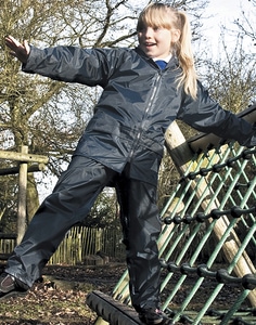 Result R95J - Conjunto impermeable niño